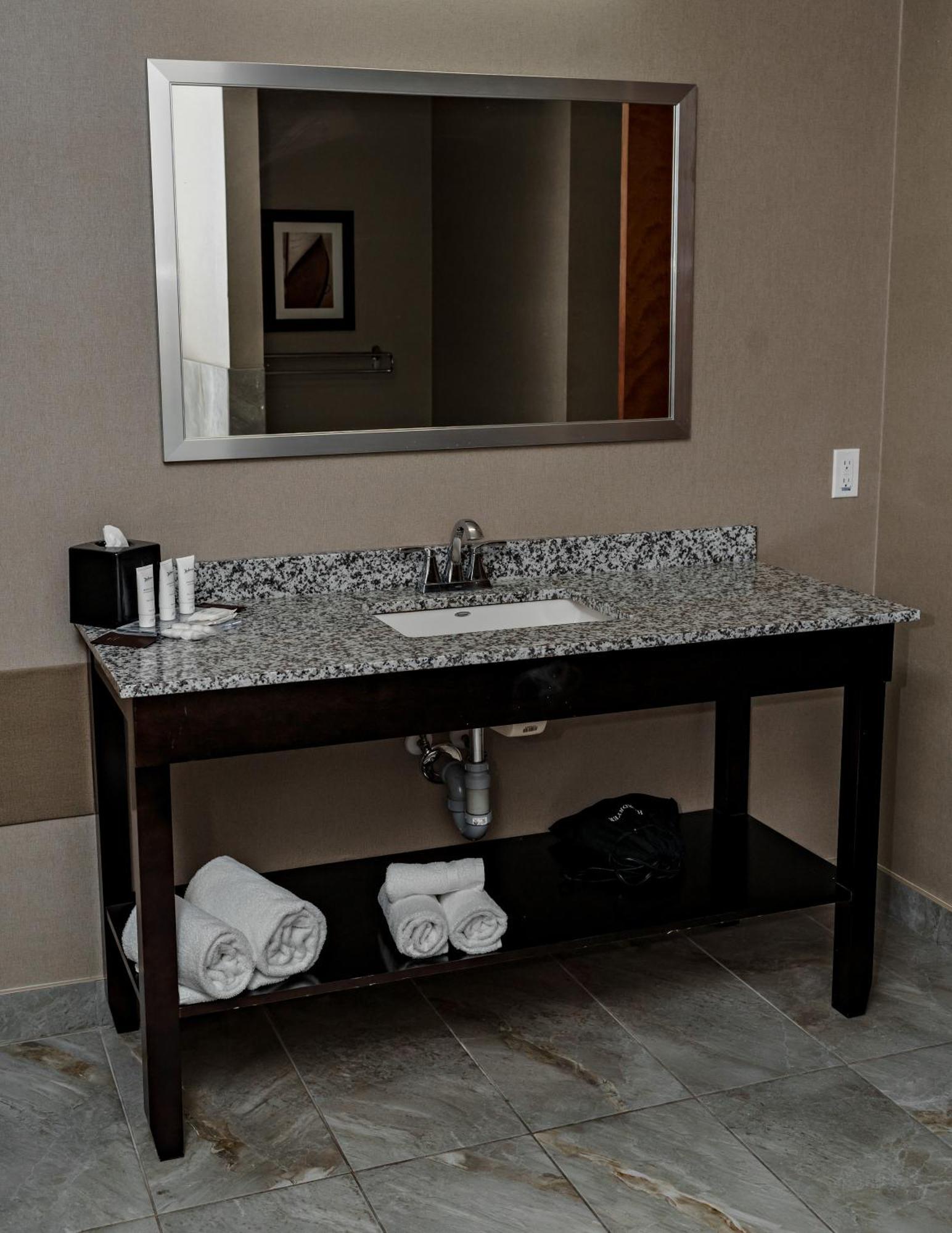 Radisson Edmonton Airport Hotel