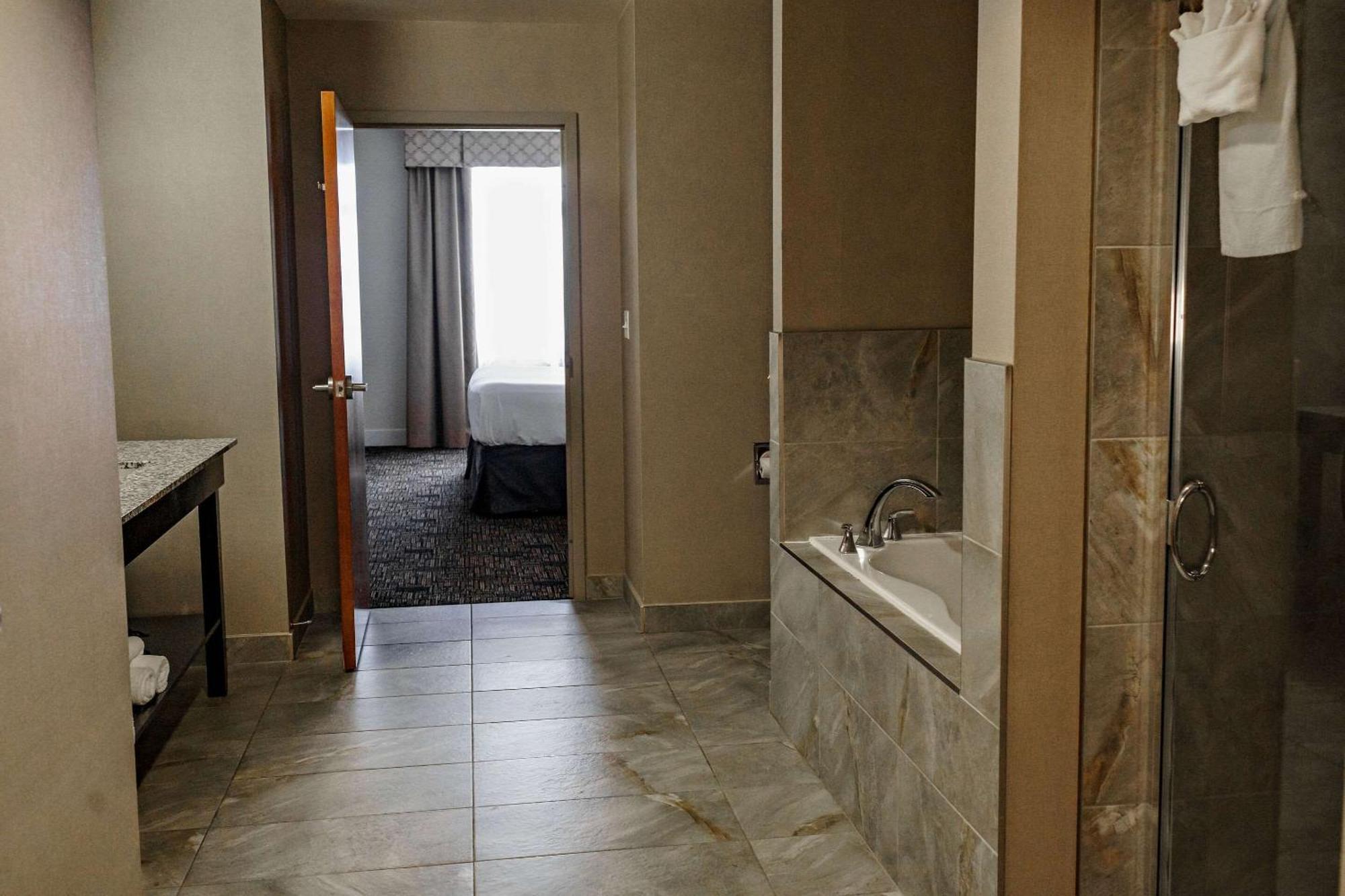 Radisson Edmonton Airport