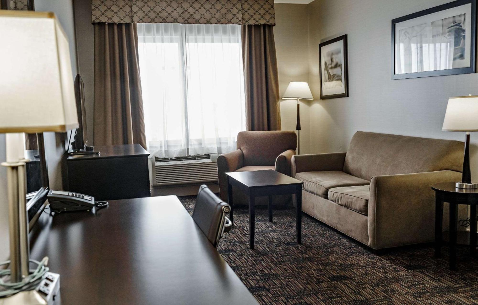 Radisson Edmonton Airport Hotel