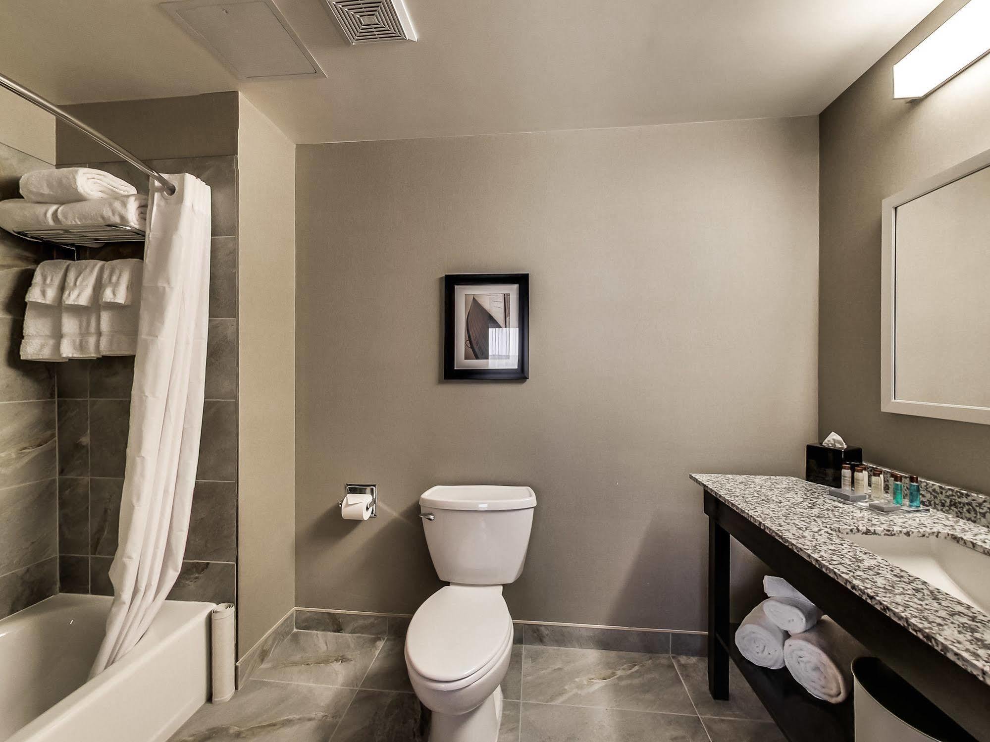 Radisson Edmonton Airport Hotel