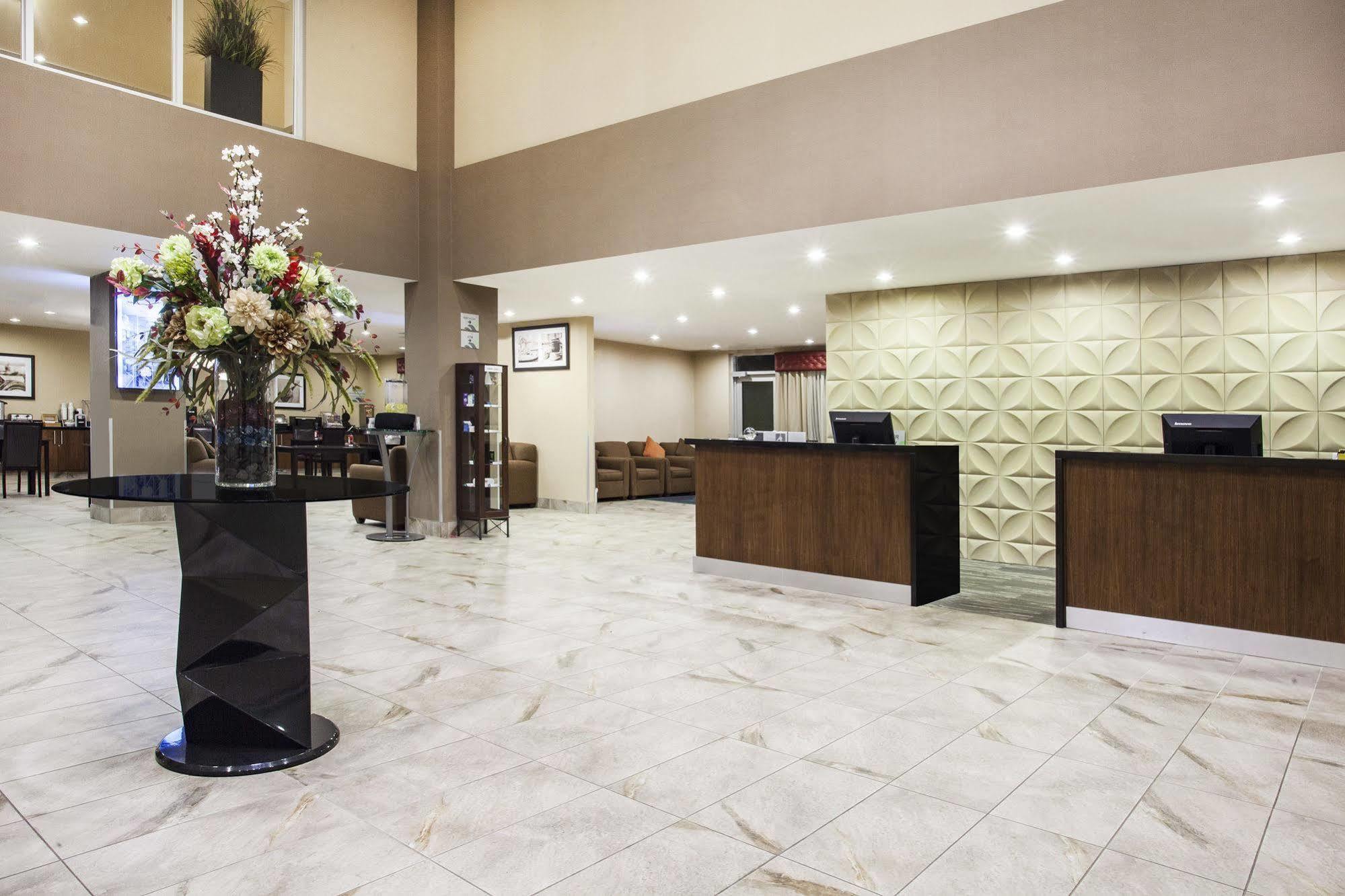 Radisson Edmonton Airport 3*
